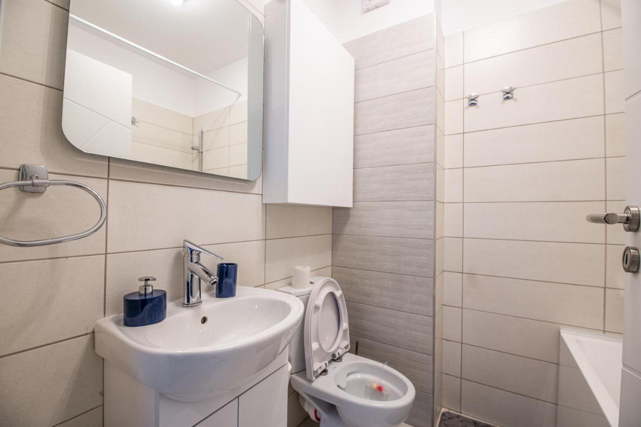 Luxury Westpark 2 Presidentialsuite With Lake View W4 Бухарест Экстерьер фото